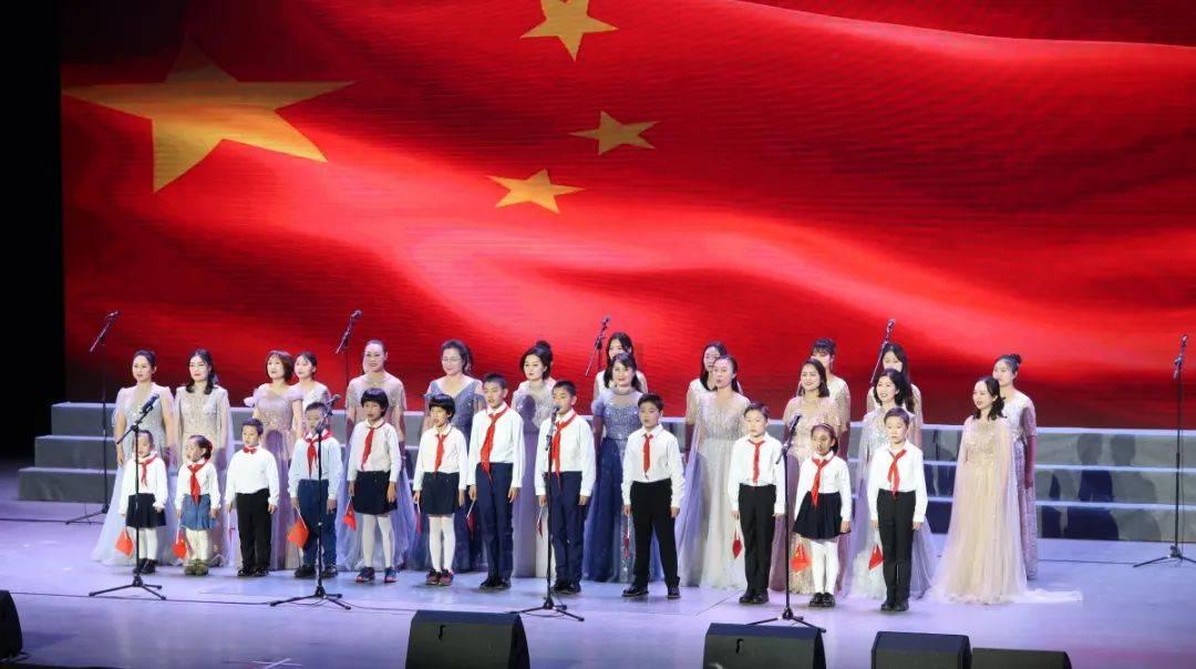 省十四届人大二次会议开幕 李强 姚华明等我市省人大代表参会