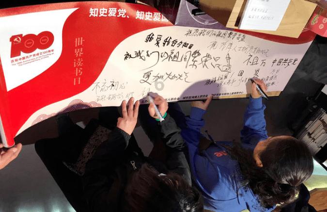 长期用电脑易患眼疾?眼科专家警告,这些措施,保护眼睛!