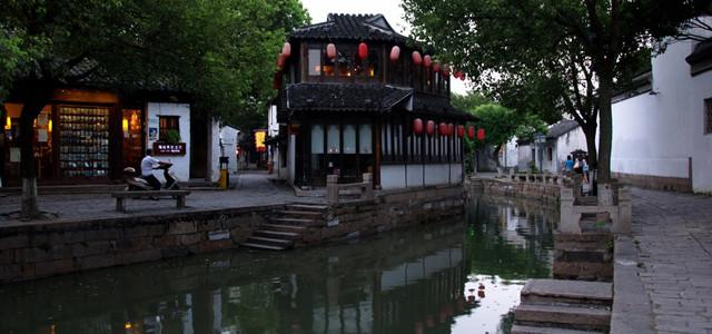 恋人向你隐瞒富有或者贫穷的背景哪个更不能接受？游戏画面